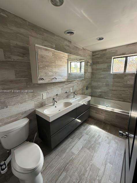 Small Image of 4902 SOUTH WEST 87TH PL, Miami Number 38