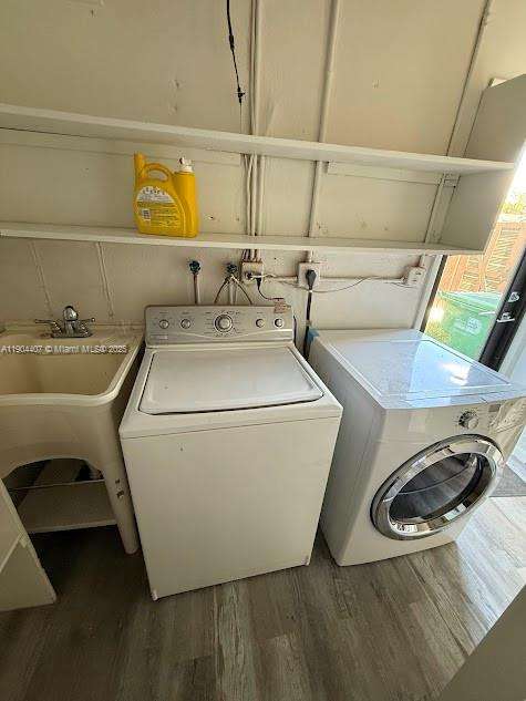 Small Image of 4902 SOUTH WEST 87TH PL, Miami Number 41