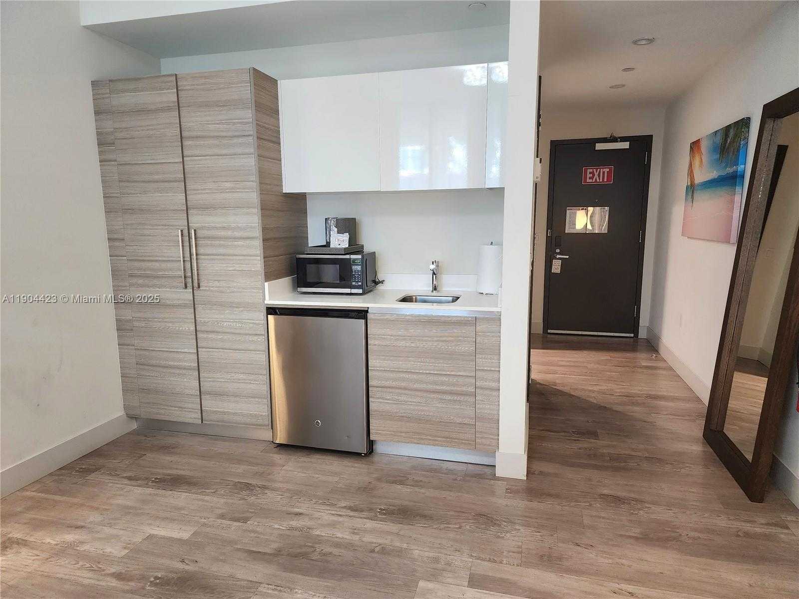 Small Image of 777 NORTH OCEAN DR #S207, Hollywood Number 5