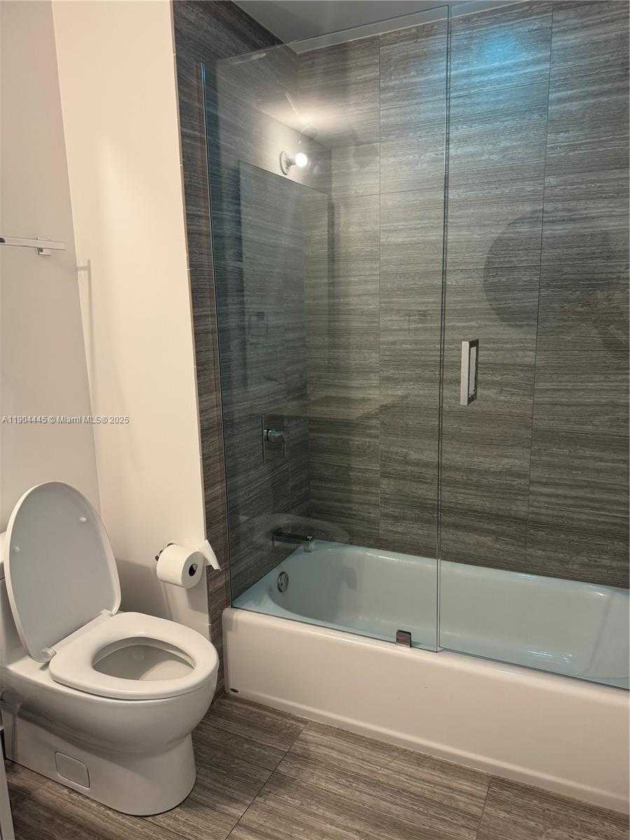 Small Image of 1010 BRICKELL AVE #2510, Miami Number 12