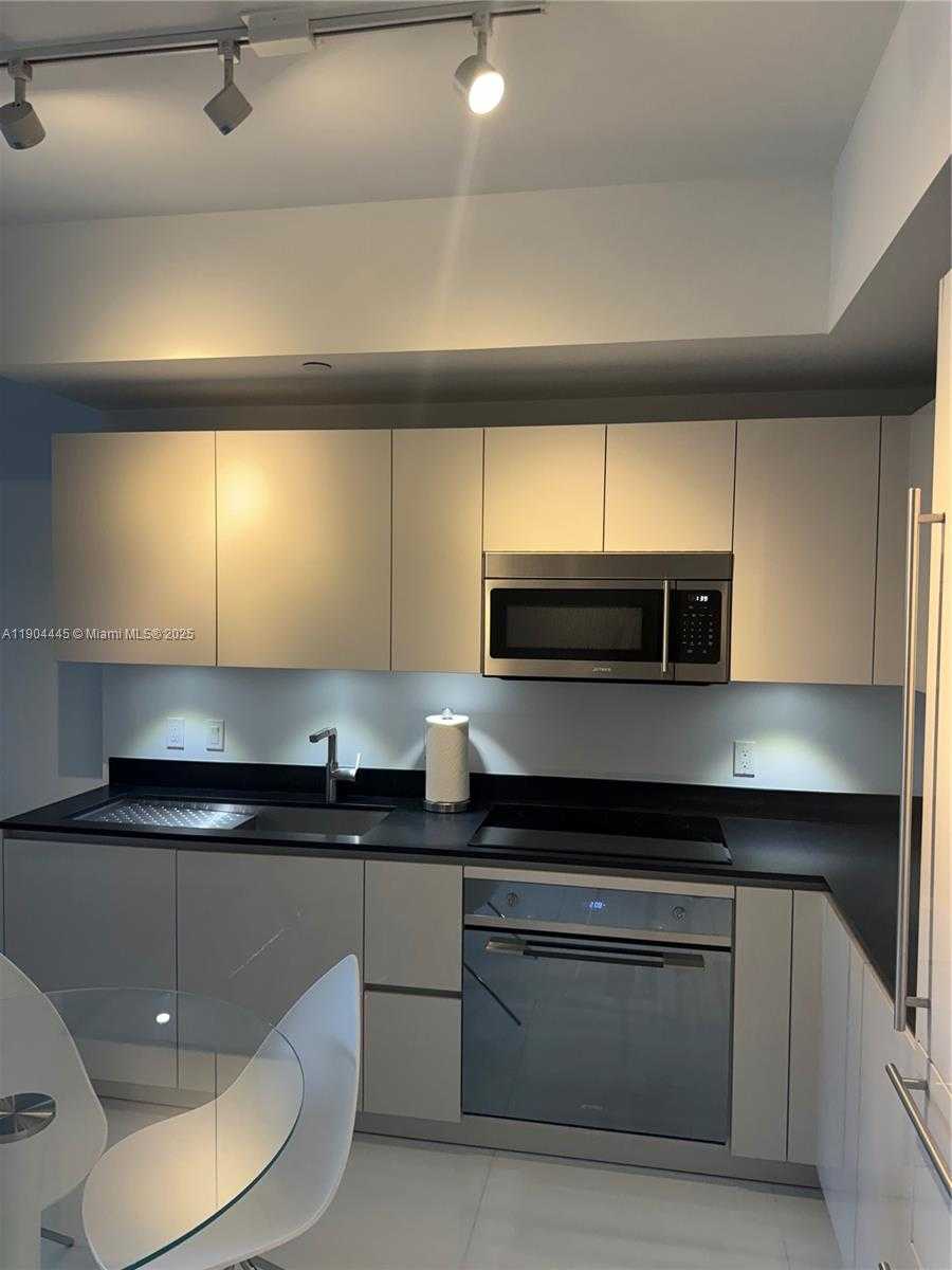 Small Image of 1010 BRICKELL AVE #2510, Miami Number 3