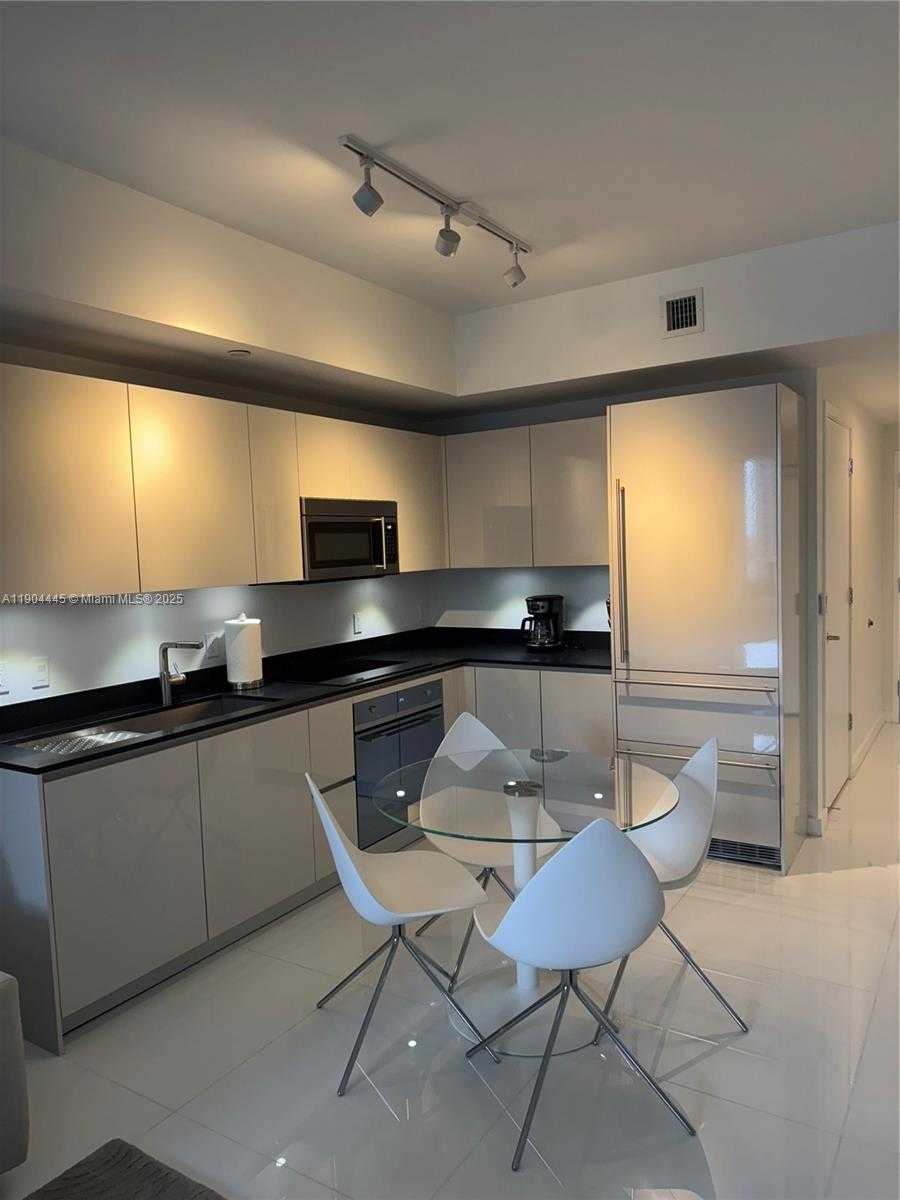 Small Image of 1010 BRICKELL AVE #2510, Miami Number 7