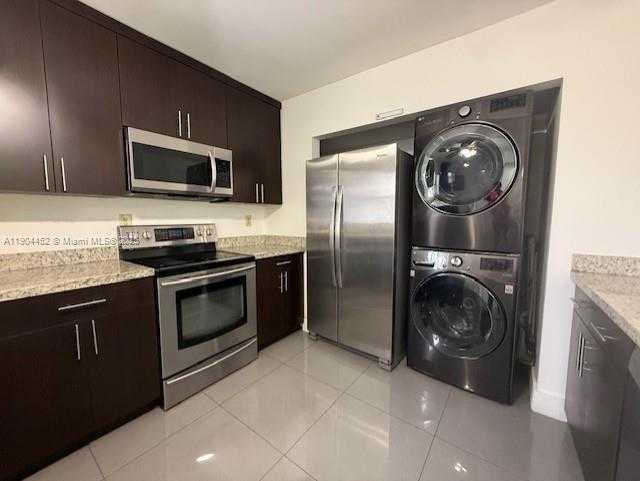 Small Image of 515 WEST PARK DR #2, Miami Number 11