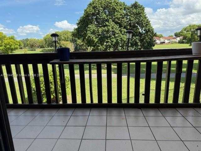 Small Image of 515 WEST PARK DR #2, Miami Number 19