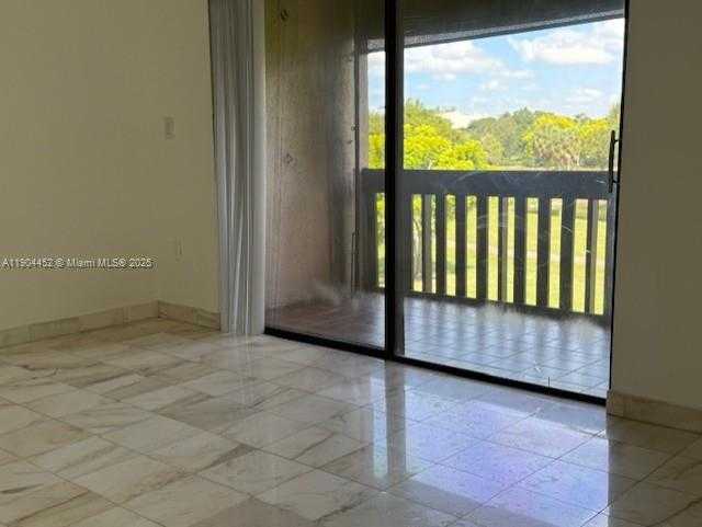 Small Image of 515 WEST PARK DR #2, Miami Number 24