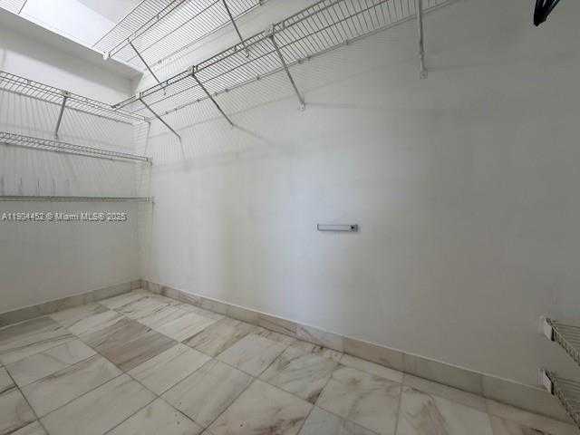 Small Image of 515 WEST PARK DR #2, Miami Number 25