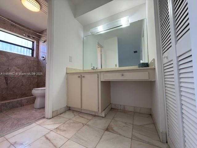 Small Image of 515 WEST PARK DR #2, Miami Number 26