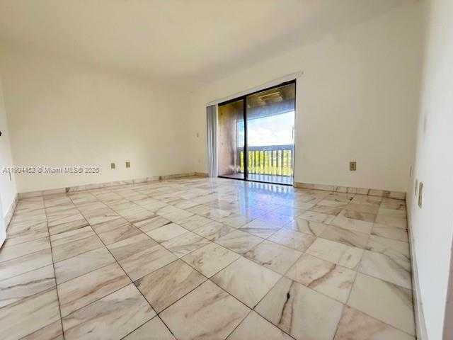 Small Image of 515 WEST PARK DR #2, Miami Number 28