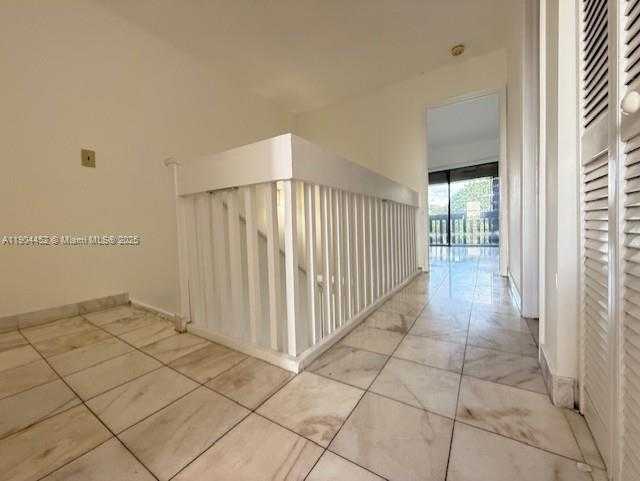 Small Image of 515 WEST PARK DR #2, Miami Number 32