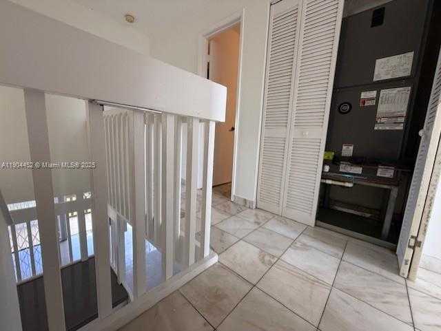 Small Image of 515 WEST PARK DR #2, Miami Number 37