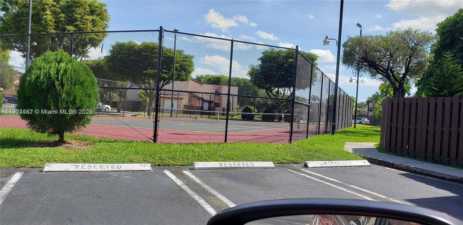 Small Image of 515 WEST PARK DR #2, Miami Number 44