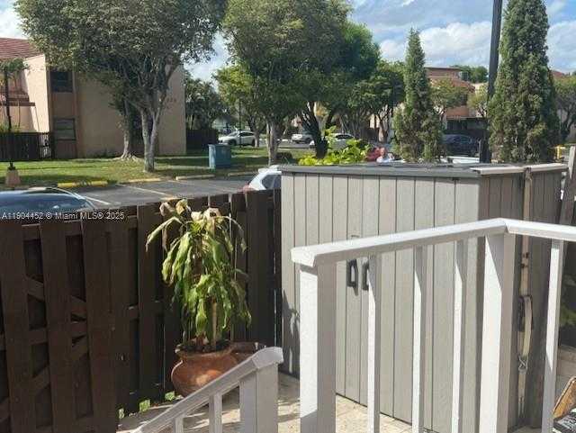 Small Image of 515 WEST PARK DR #2, Miami Number 49