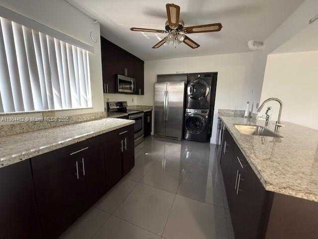 Small Image of 515 WEST PARK DR #2, Miami Number 7
