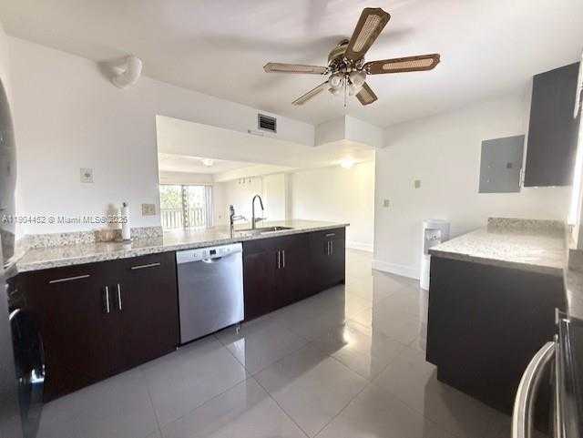 Small Image of 515 WEST PARK DR #2, Miami Number 8