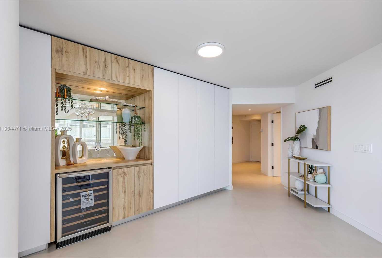 Small Image of 6301 COLLINS AVE #1405, Miami Beach Number 6