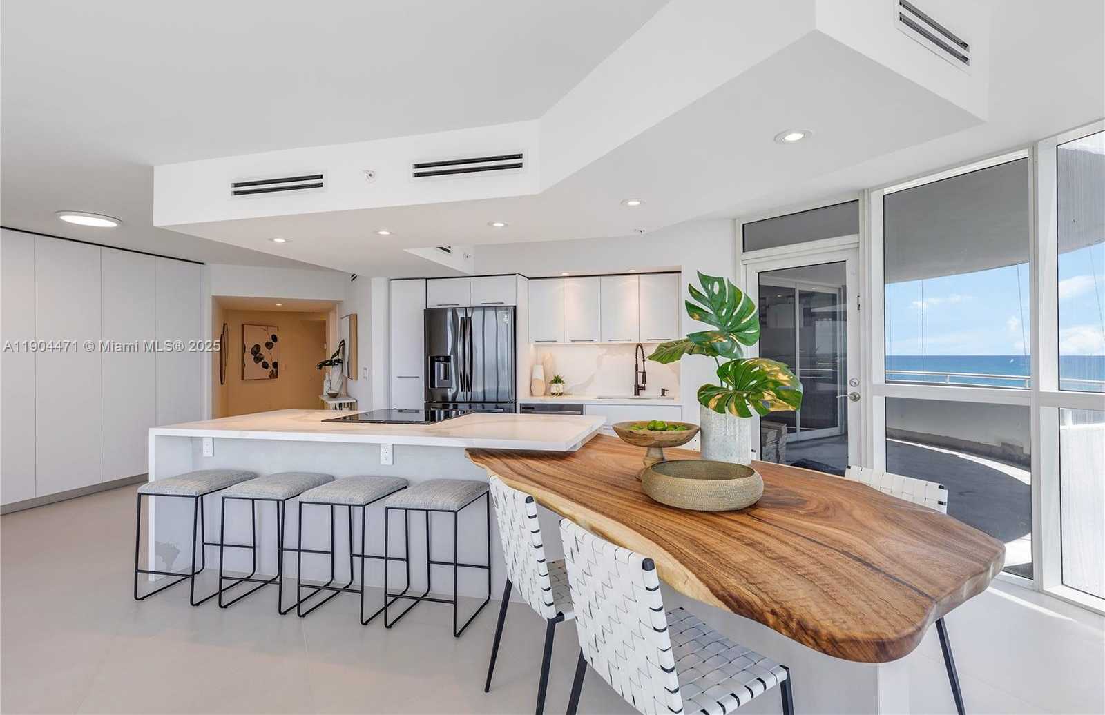 Small Image of 6301 COLLINS AVE #1405, Miami Beach Number 7