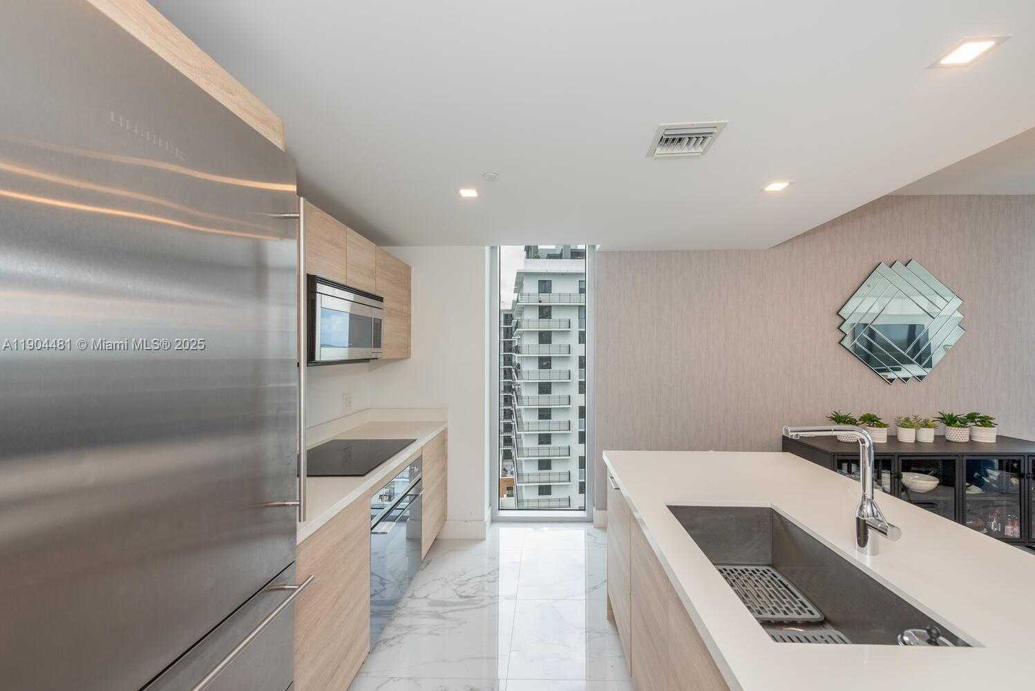 Imagen de Pequeño Objeto