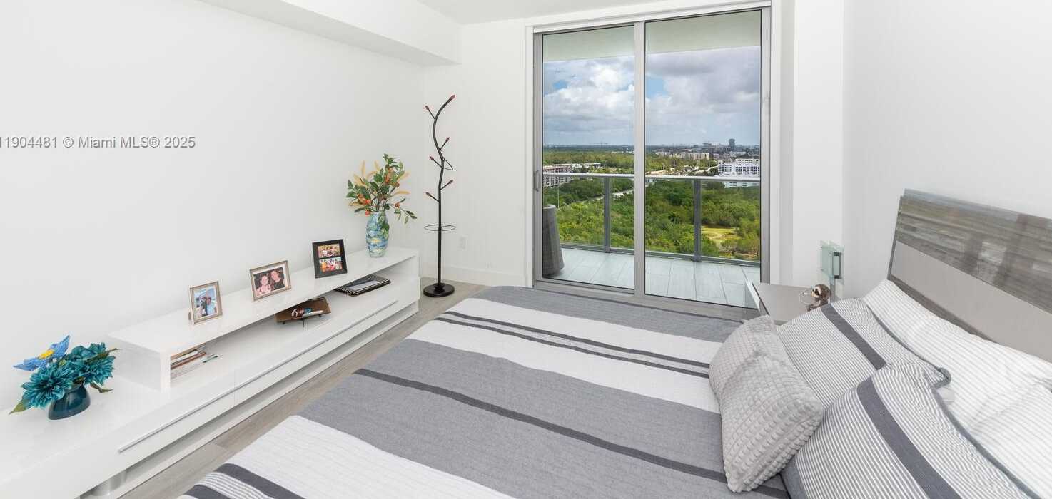 Imagen de Pequeño Objeto