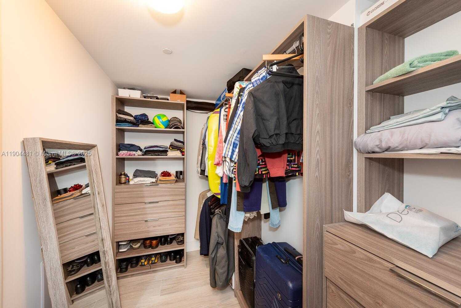 Imagen de Pequeño Objeto