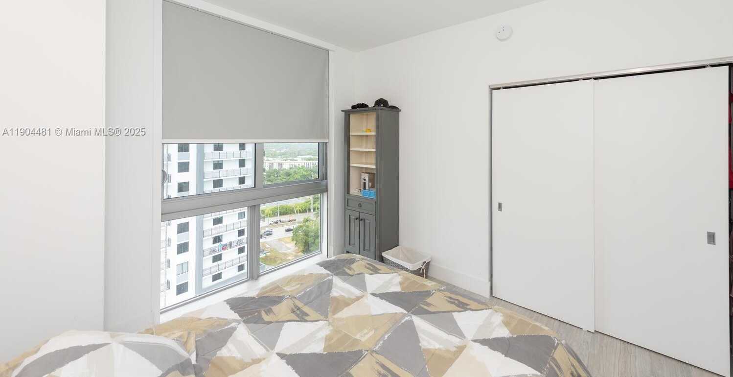 Imagen de Pequeño Objeto