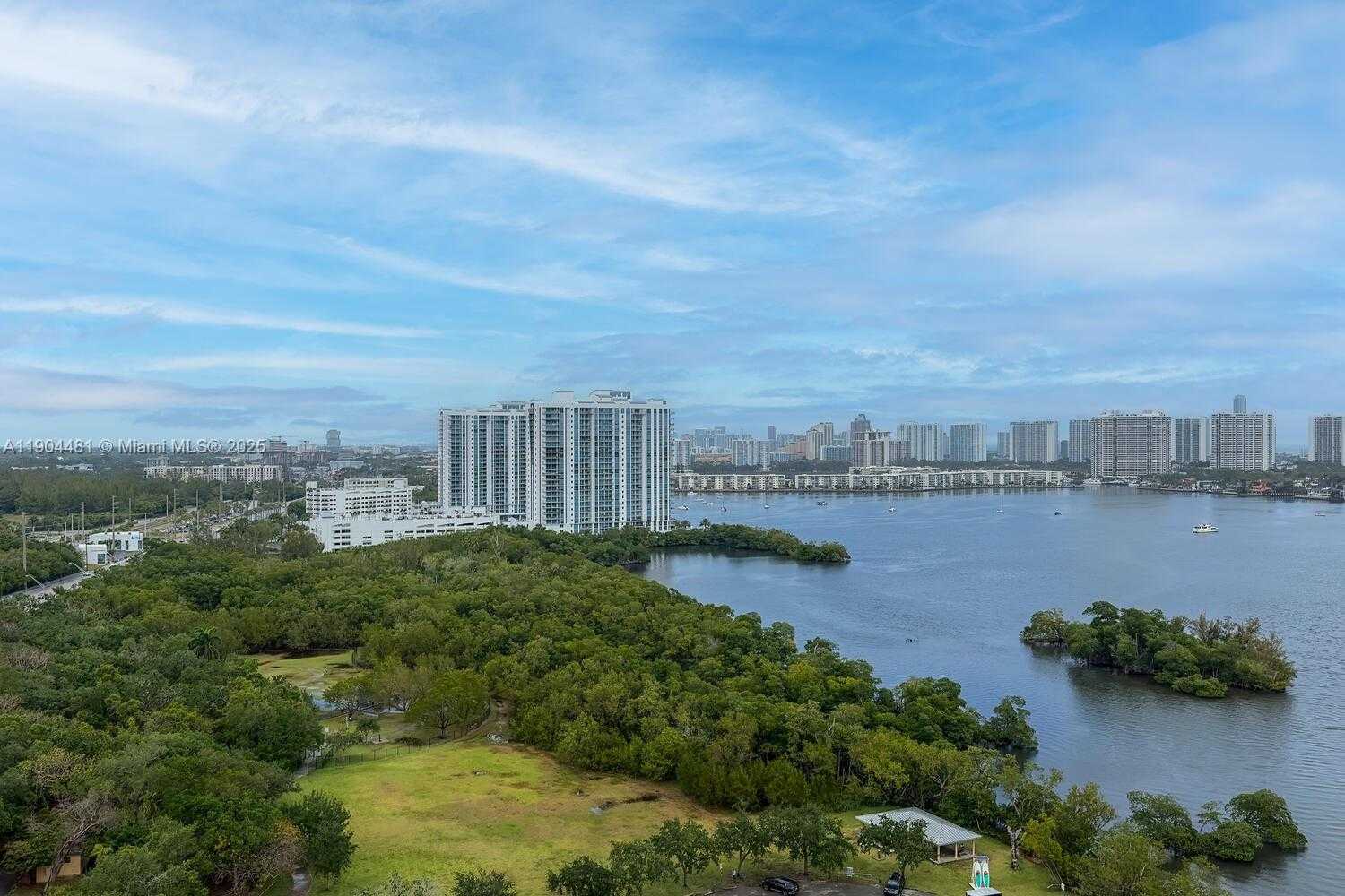 Imagen de Pequeño Objeto