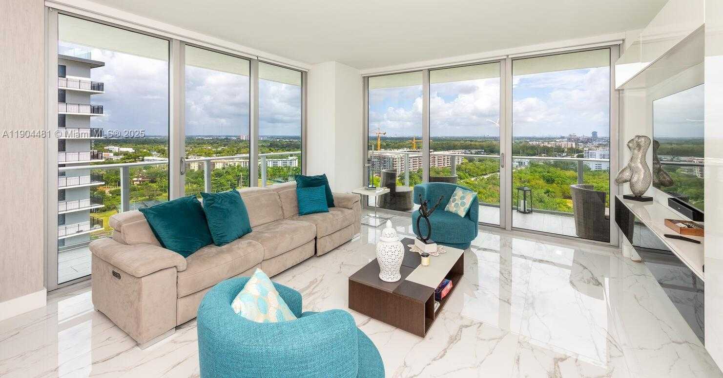 Imagen de Pequeño Objeto