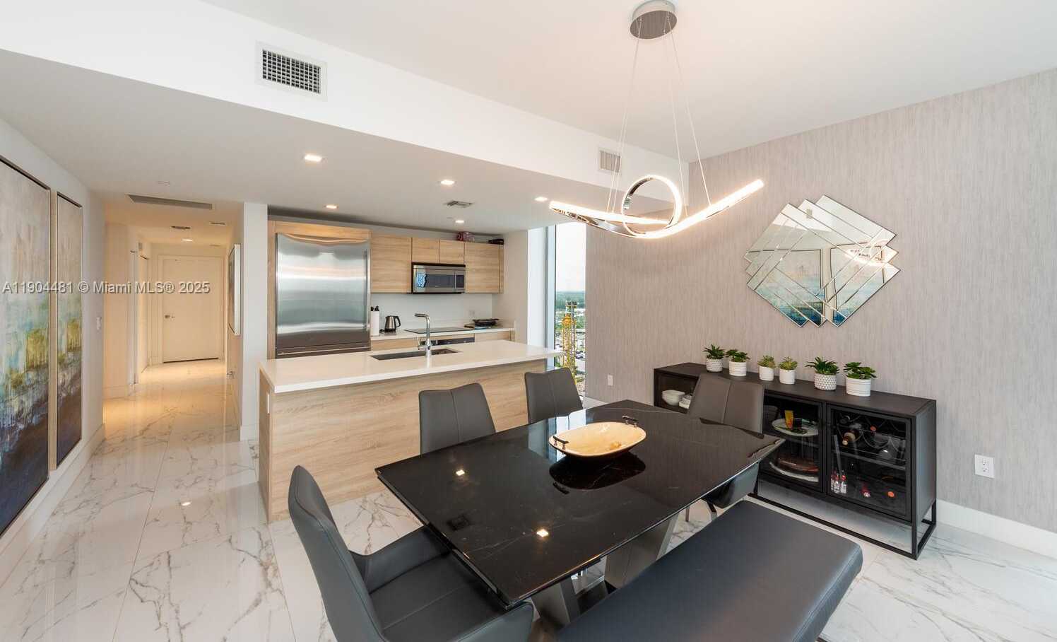 Imagen de Pequeño Objeto