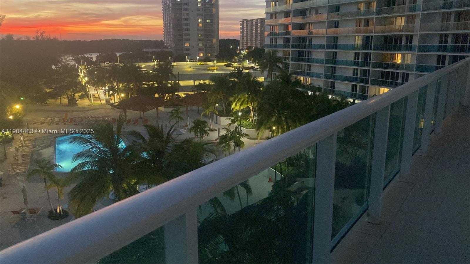 Small Image of 100 BAYVIEW DR #517, Sunny Isles Beach Number 6