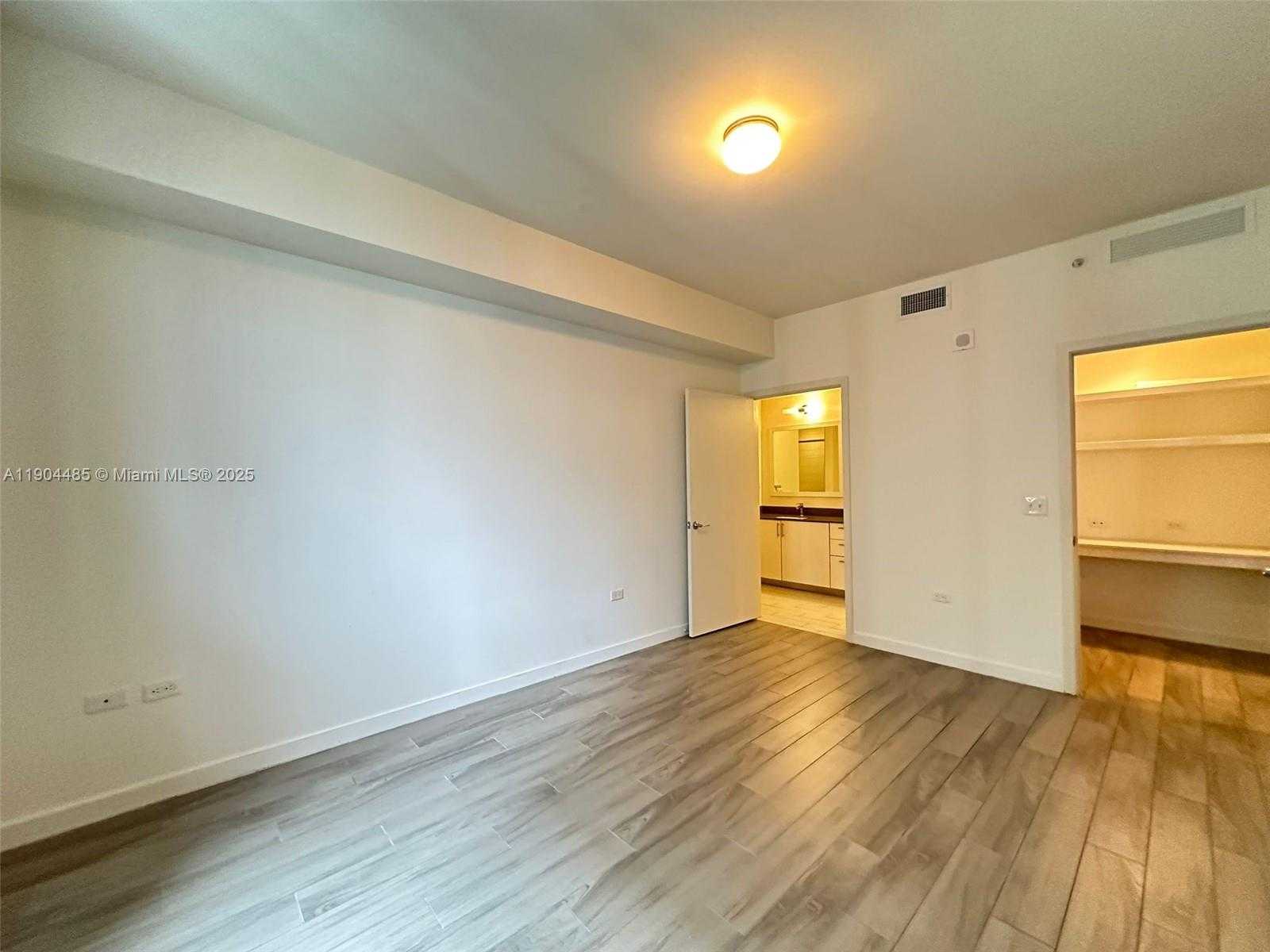 Small Image of 999 SOUTH WEST 1ST AVE #1915, Miami Number 15