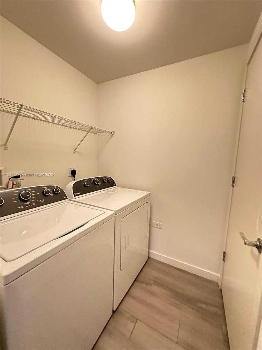 Small Image of 999 SOUTH WEST 1ST AVE #1915, Miami Number 17