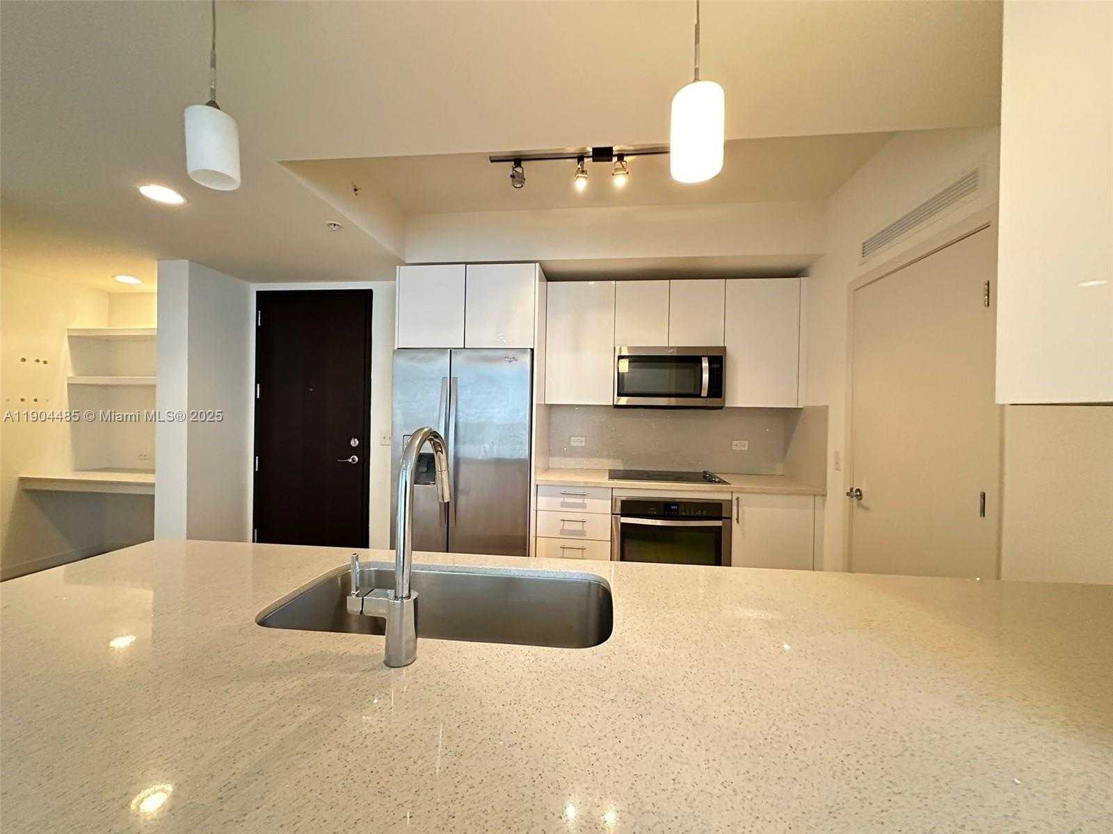 Small Image of 999 SOUTH WEST 1ST AVE #1915, Miami Number 4