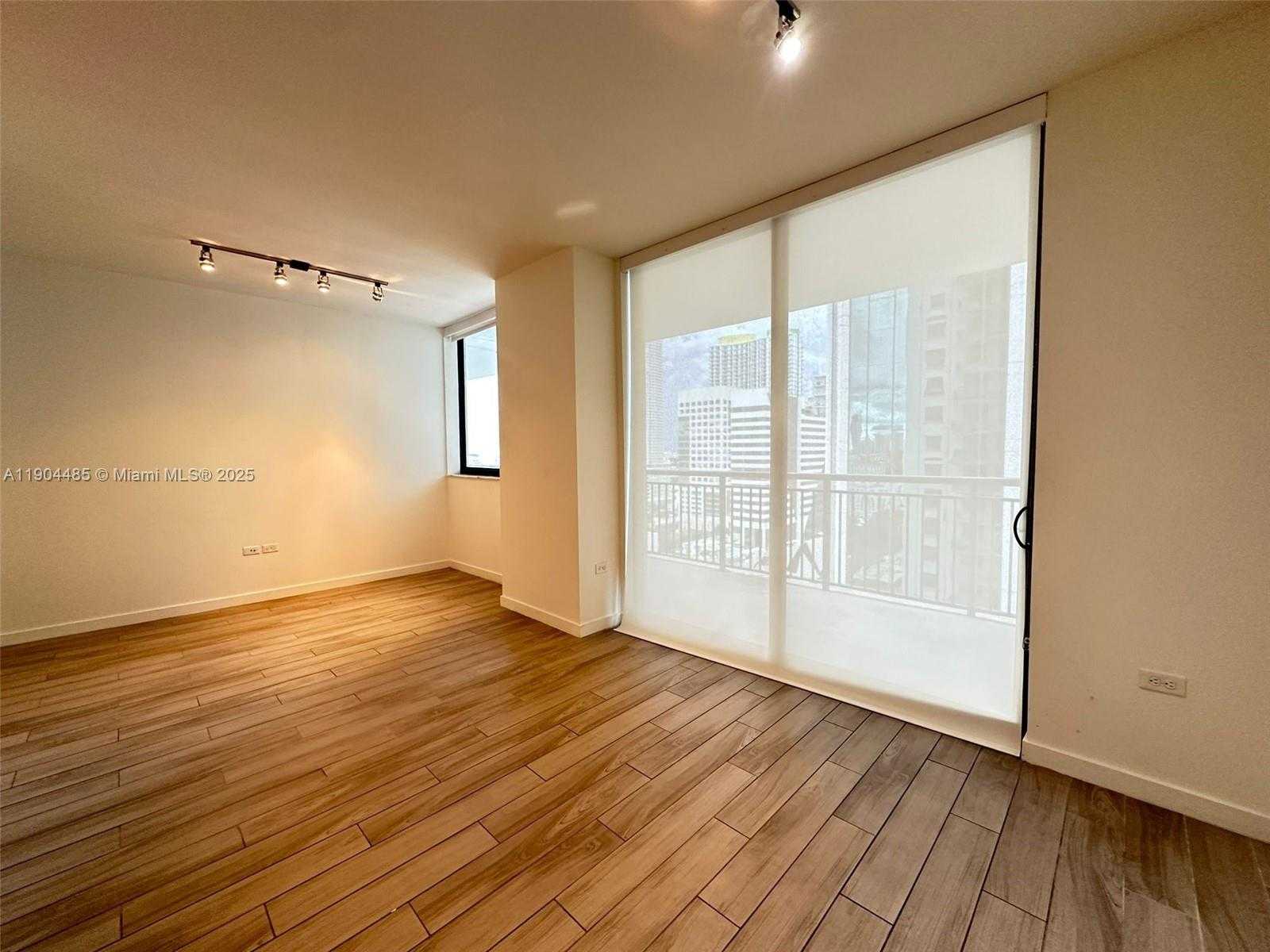 Small Image of 999 SOUTH WEST 1ST AVE #1915, Miami Number 8