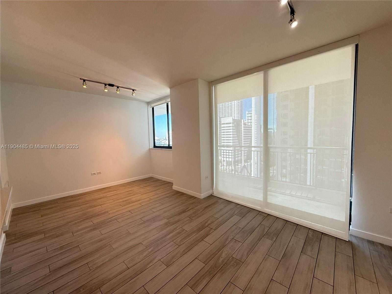 Small Image of 999 SOUTH WEST 1ST AVE #1915, Miami Number 9