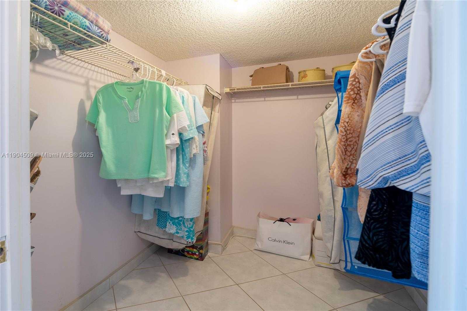 Imagen de Pequeño Objeto