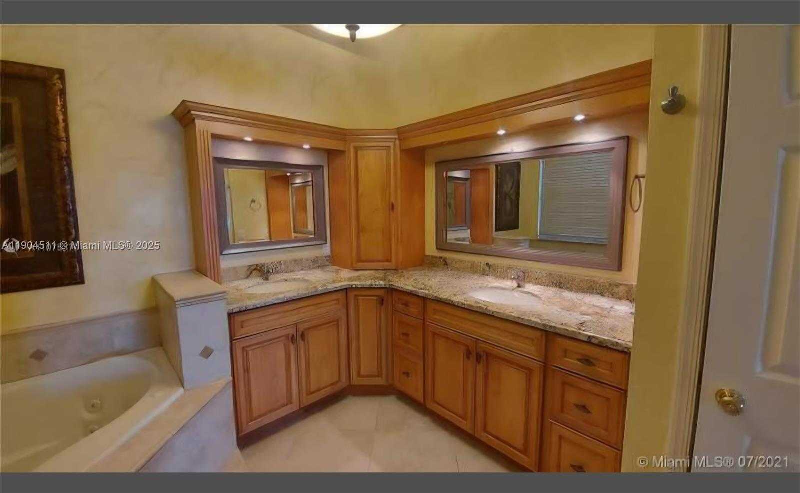 Small Image of 4045 SOUTH WEST 151ST TER, Miramar Number 17