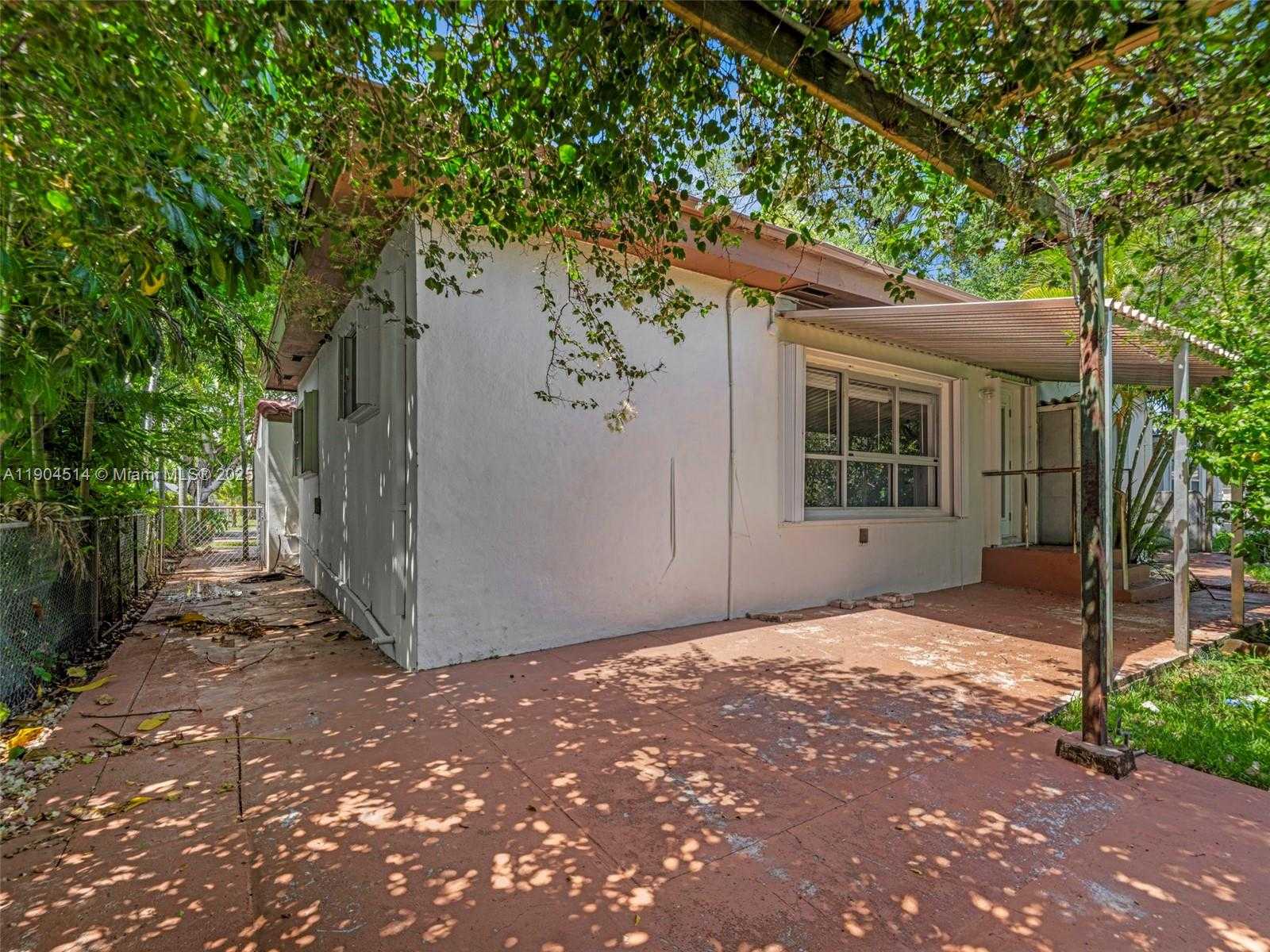 Small Image of 4850 SOUTH WEST 5TH TER, Miami Number 31