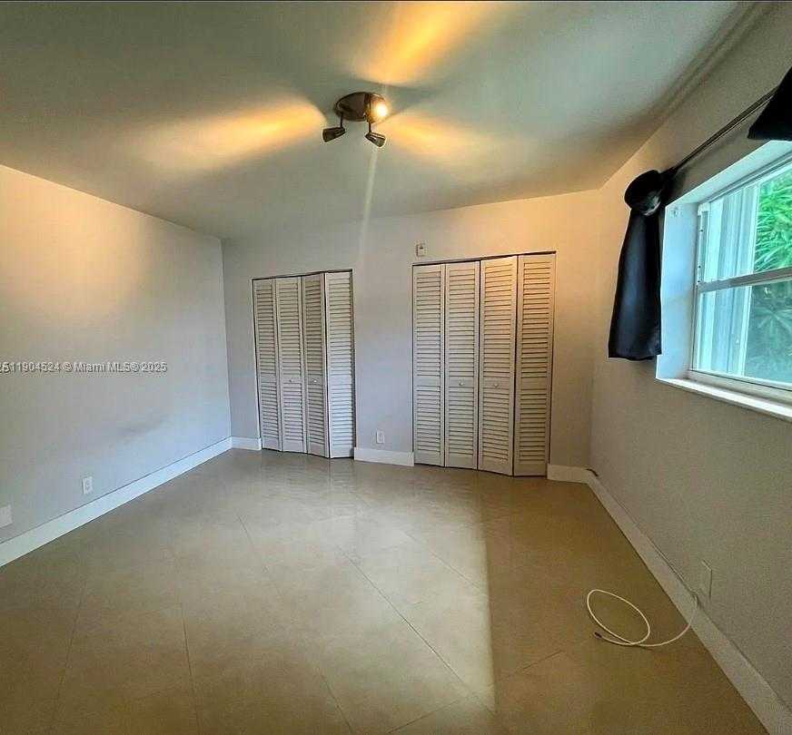 Small Image of 1824 MONROE ST #8, Hollywood Number 4