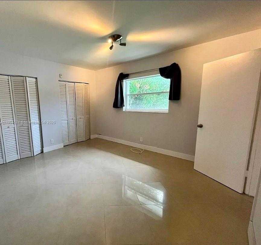 Small Image of 1824 MONROE ST #8, Hollywood Number 5