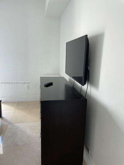 Small Image of 950 BRICKELL BAY DR #1805, Miami Number 27