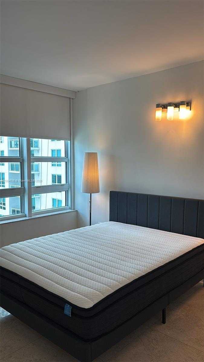 Small Image of 950 BRICKELL BAY DR #1805, Miami Number 34