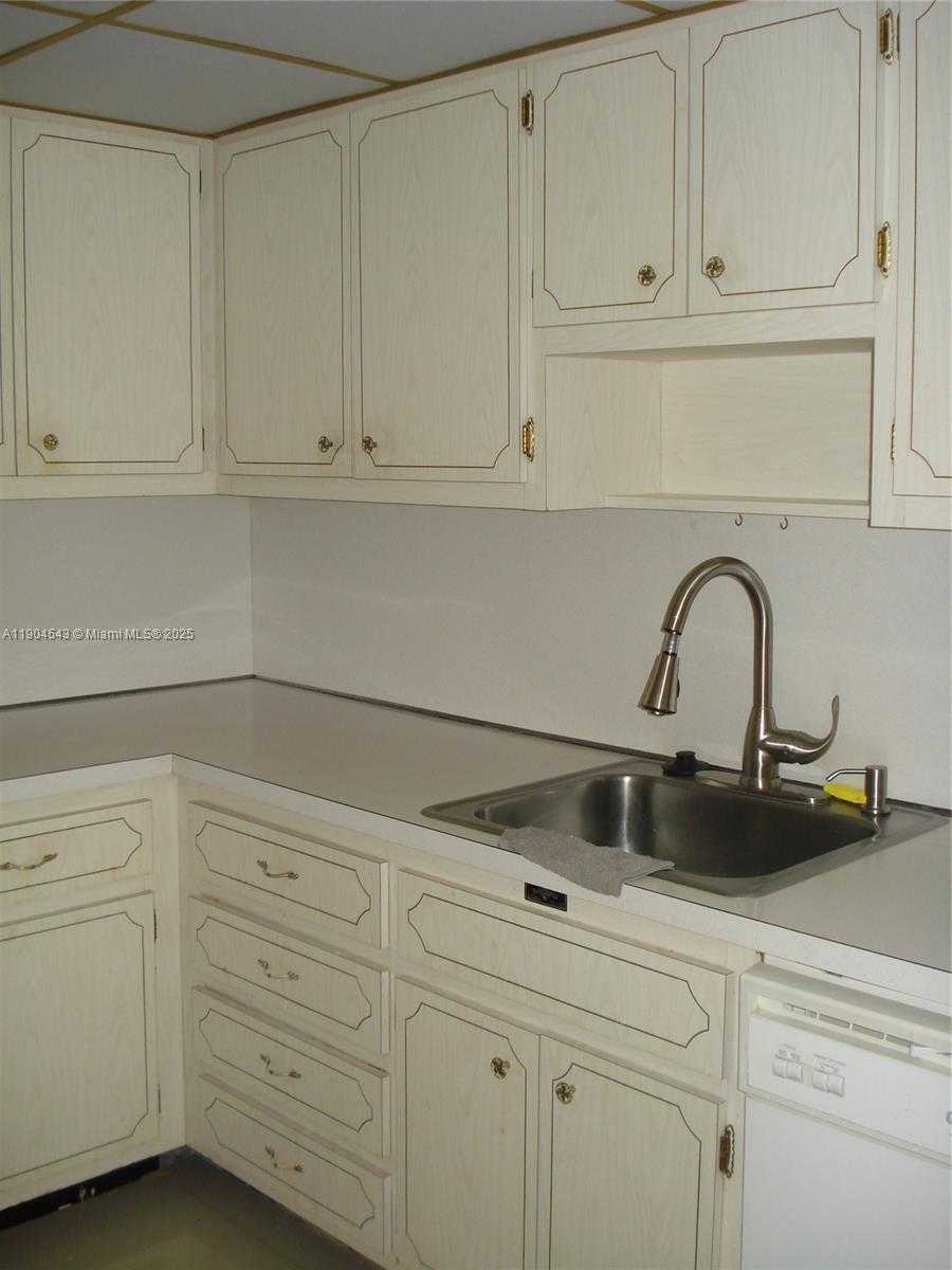 Small Image of 1965 SOUTH OCEAN DR #10P, Hallandale Beach Number 3