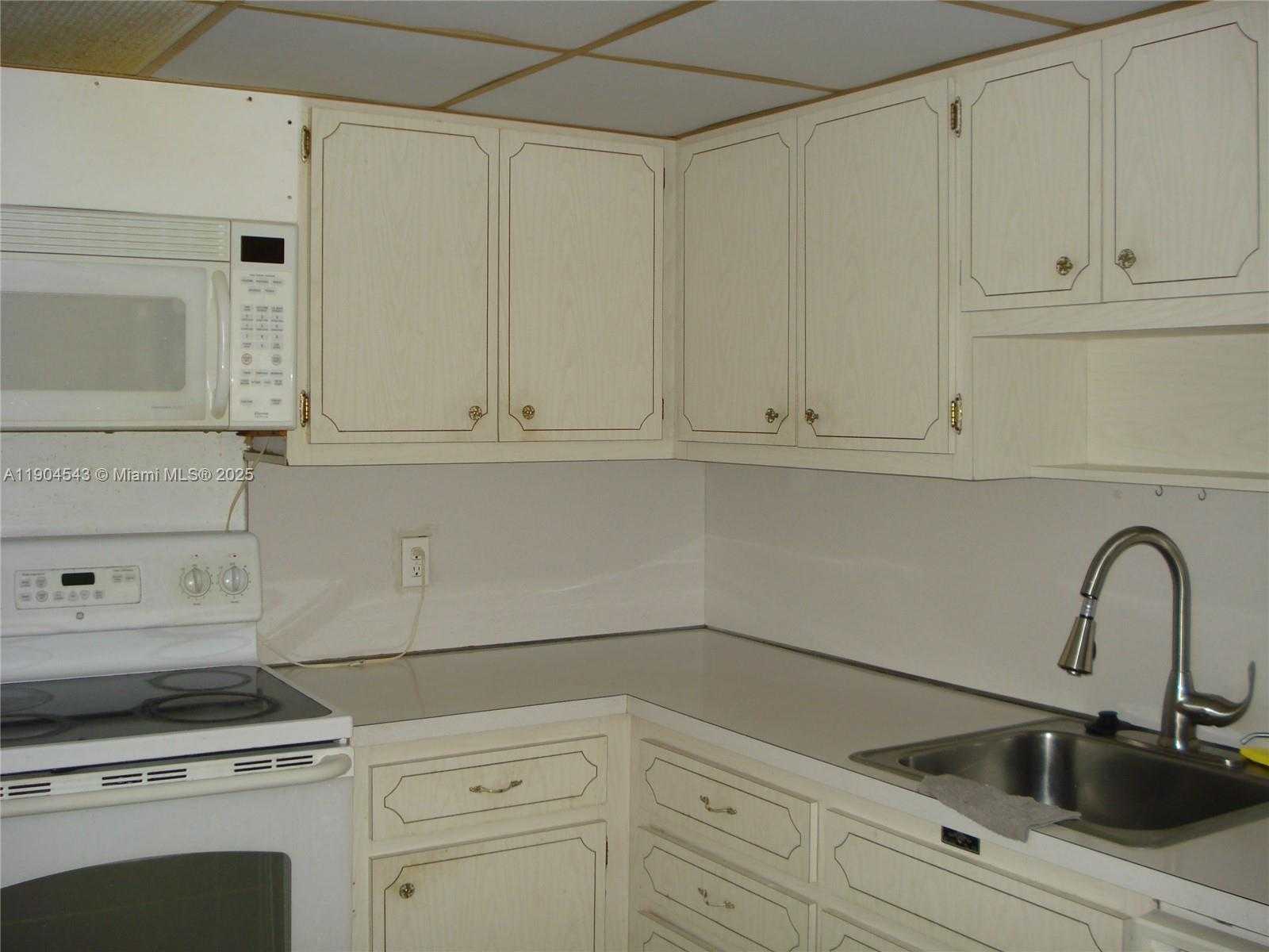 Small Image of 1965 SOUTH OCEAN DR #10P, Hallandale Beach Number 4