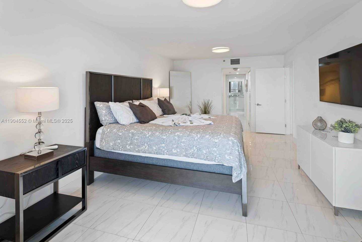 Small Image of 1717 NORTH BAYSHORE DR #C-4037, Miami Number 11