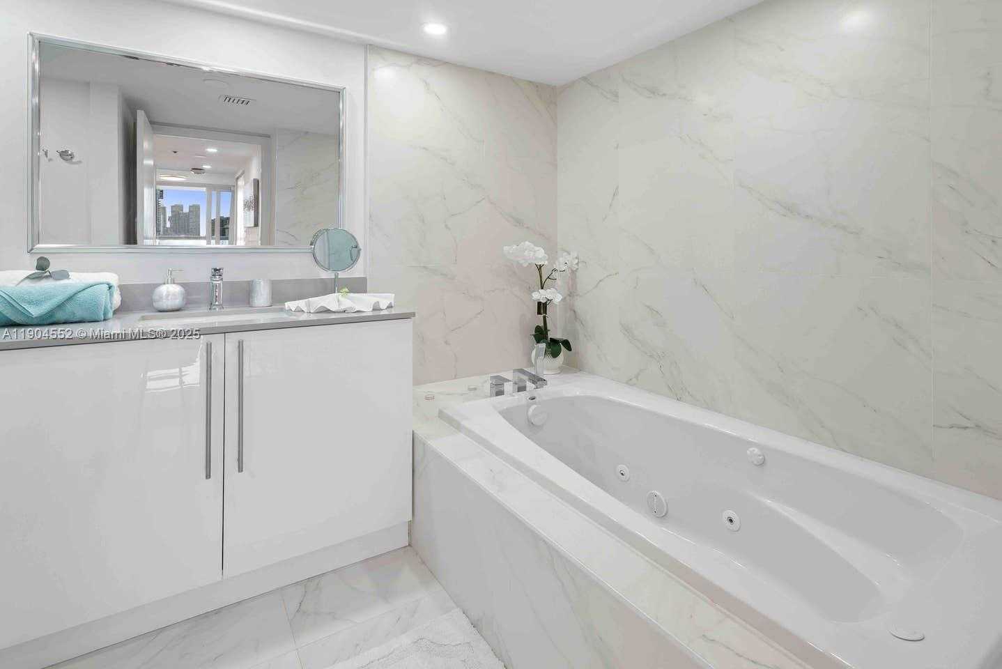 Small Image of 1717 NORTH BAYSHORE DR #C-4037, Miami Number 15