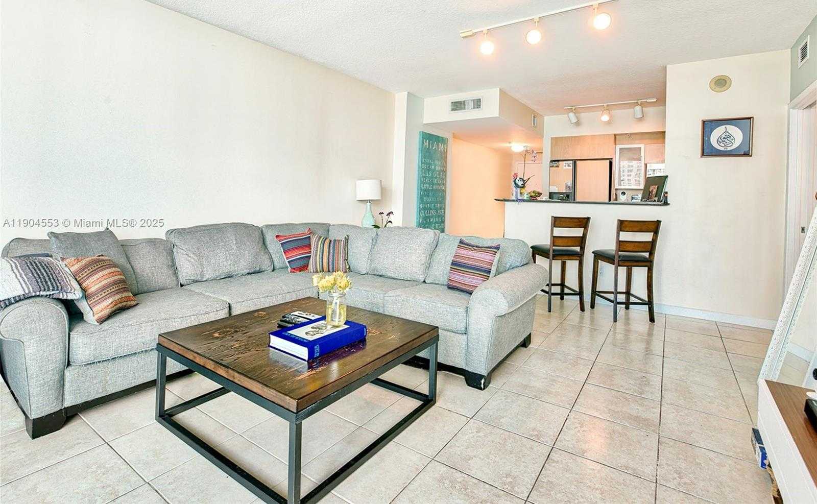 Small Image of 325 SOUTH BISCAYNE BLVD #1717, Miami Number 13