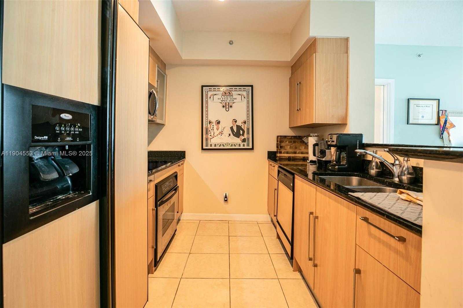 Small Image of 325 SOUTH BISCAYNE BLVD #1717, Miami Number 8