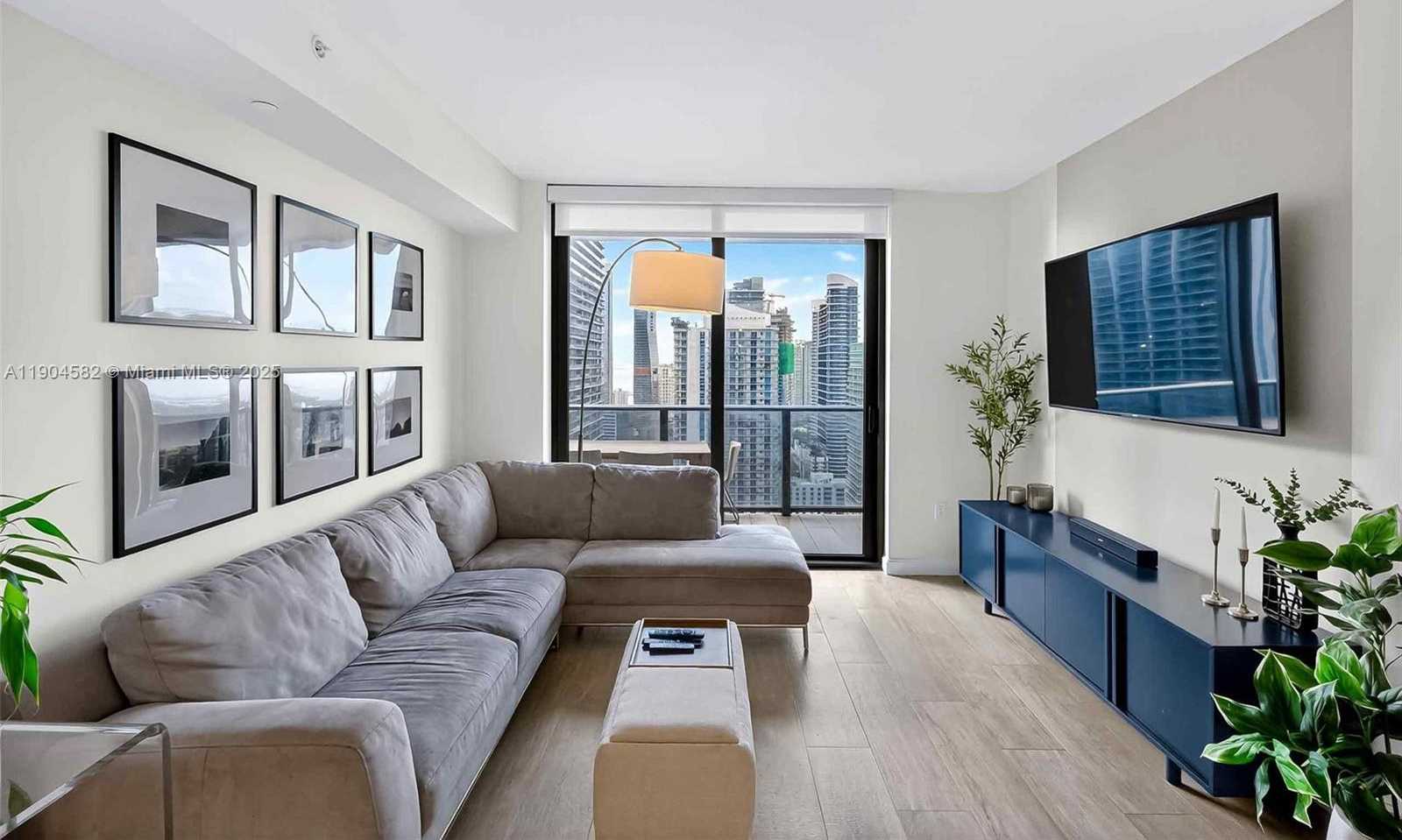 Imagen de Pequeño Objeto