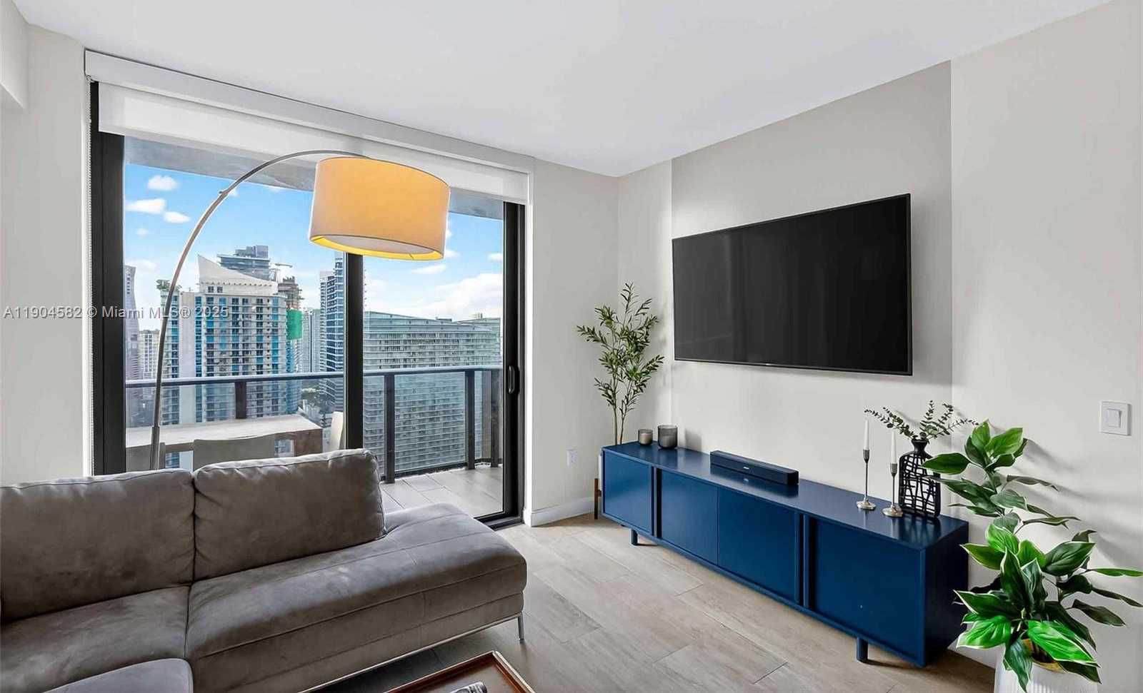 Imagen de Pequeño Objeto