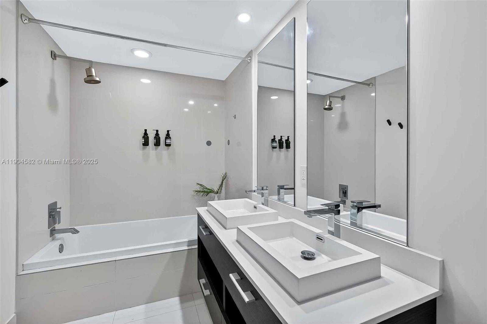 Imagen de Pequeño Objeto