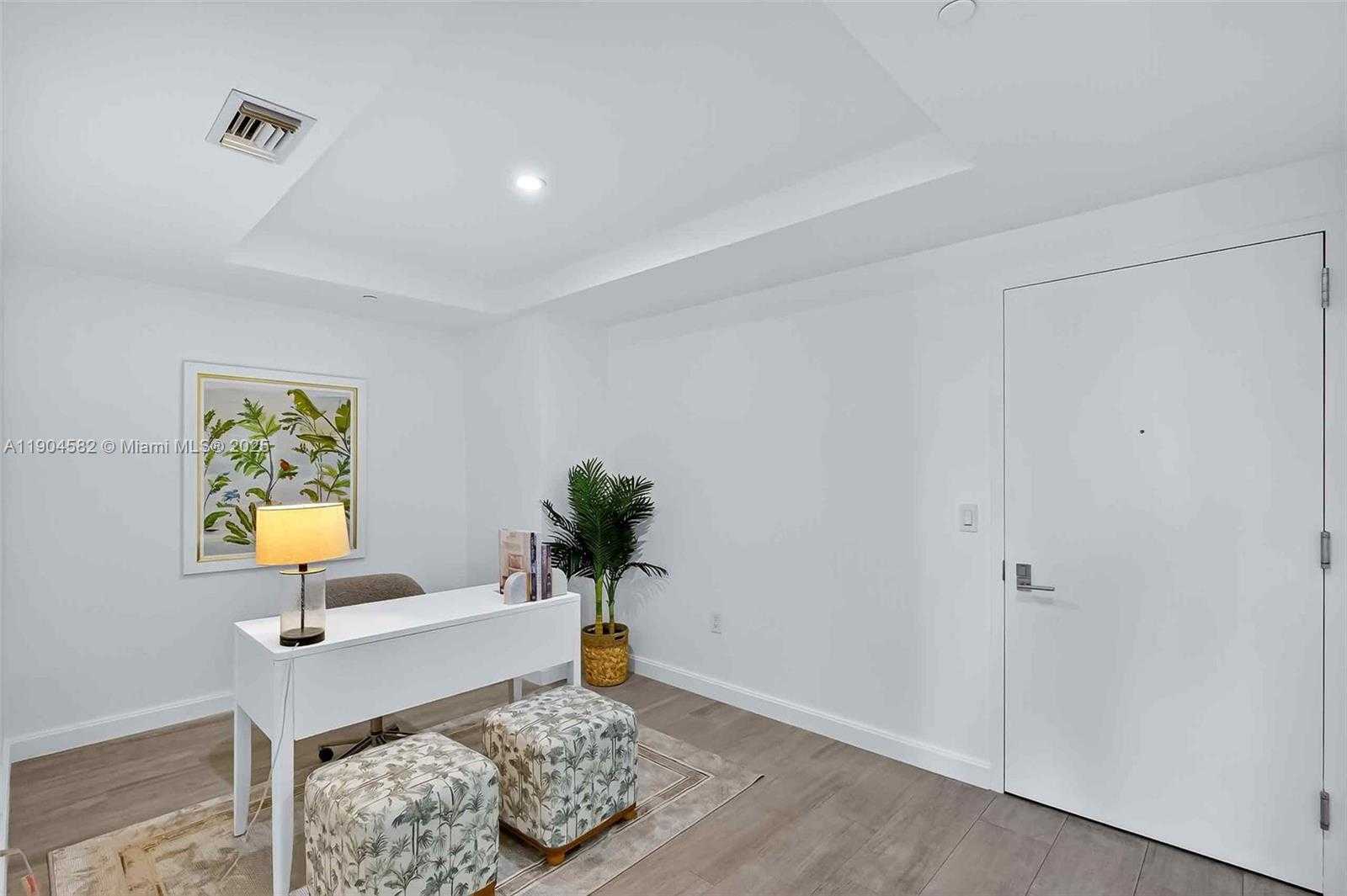 Imagen de Pequeño Objeto